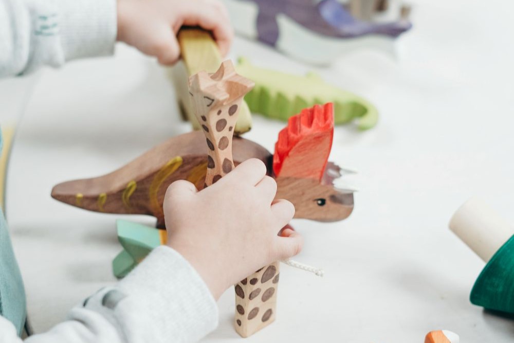 Spiel und Bewegung für Kinder - redaktionelles Bild